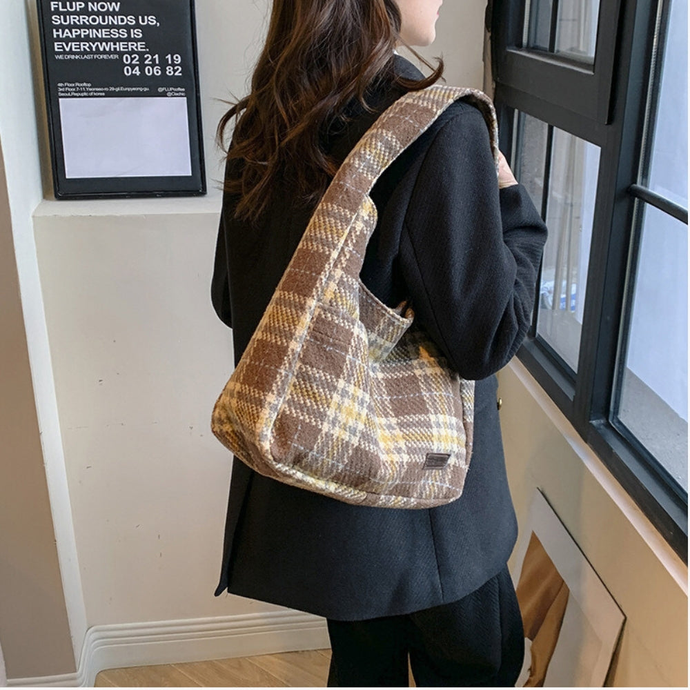 Kallista | Hobo Bag